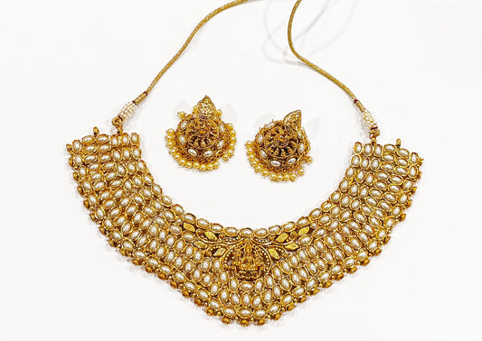 White pearl choker set